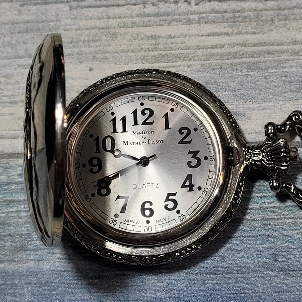 Madison QUARTZ Watch pocket with chain